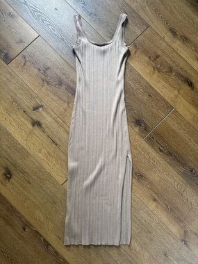 Abercrombie & Fitch Ribbed Midi Dress in Light Taupe